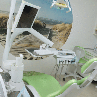 Behandlungsraum Prophylaxezimmer Zahnwohlpraxis Wollgramm